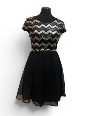 Black And Gold Chevron Dress for Sale up to 90% Off: Poshmark Black And Gold Chevron Dress for Sale up to 90% Off: Poshmark